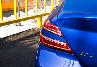 Подержанный автомобиль Genesis G70 2021 года (15 фото)