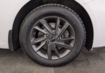 Подержанный автомобиль Kia Optima Sedan 2019 года (12 фото)