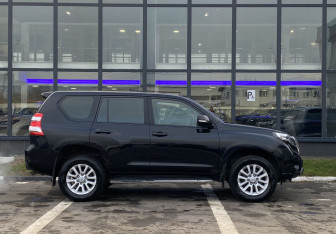 Подержанный автомобиль Toyota Land Cruiser Prado 2013 года (4 фото)