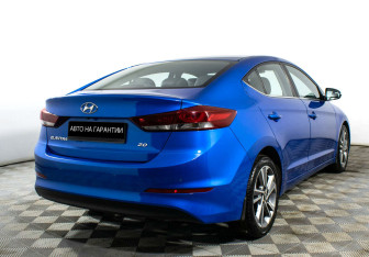 Подержанный автомобиль Hyundai Elantra Sedan 2016 года (3 фото)