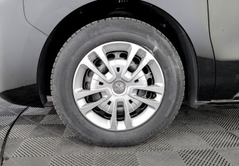 Подержанный автомобиль Peugeot Traveller 2021 года (19 фото)