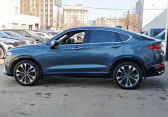 Подержанный автомобиль Geely Tugella 2023 года (8 фото)