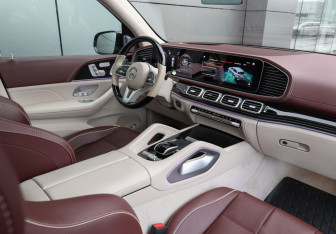 Подержанный автомобиль Mercedes-Benz Maybach GLS 2023 года (10 фото)