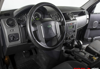 Подержанный автомобиль Land Rover Discovery 2005 года (18 фото)