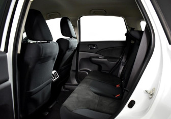 Подержанный автомобиль Honda CR-V 2015 года (6 фото)