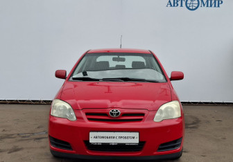 Подержанный автомобиль Toyota Corolla Hatchback 2004 года (2 фото)