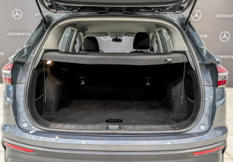 Подержанный автомобиль Geely Coolray 2022 года (10 фото)