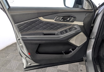 Подержанный автомобиль Exeed TXL 2023 года (19 фото)