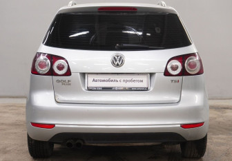 Подержанный автомобиль Volkswagen Golf Plus 2012 года (6 фото)