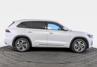 Подержанный автомобиль Geely Monjaro 2024 года (4 фото)