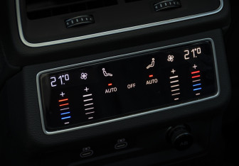 Подержанный автомобиль Audi A6 Sedan 2024 года (24 фото)