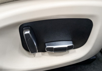 Подержанный автомобиль Jaguar XF Sedan 2019 года (26 фото)