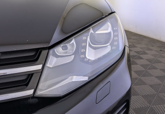 Подержанный автомобиль Volkswagen Touareg 2014 года (13 фото)