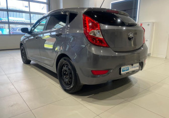 Подержанный автомобиль Hyundai Solaris Hatchback 2012 года (7 фото)