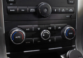 Подержанный автомобиль Chevrolet Captiva 2014 года (20 фото)