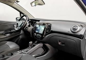 Подержанный автомобиль Renault Kaptur 2022 года (11 фото)