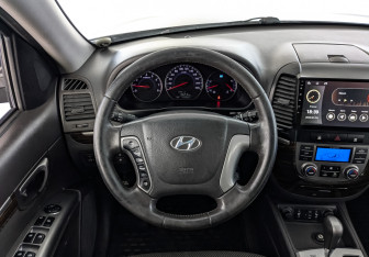 Подержанный автомобиль Hyundai Santa Fe 2011 года (22 фото)