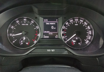 Подержанный автомобиль Skoda Octavia Wagon 2014 года (12 фото)