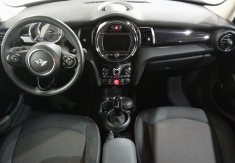 Подержанный автомобиль MINI Hatch 2020 года (11 фото)