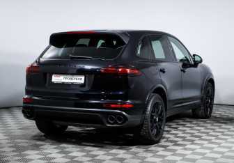 Подержанный автомобиль Porsche Cayenne 2017 года (5 фото)