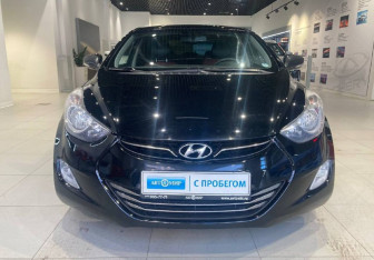 Подержанный автомобиль Hyundai Elantra Sedan 2012 года (2 фото)