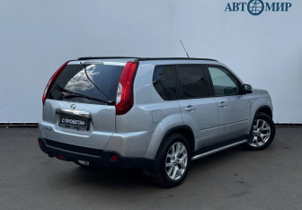 Подержанный автомобиль Nissan X-Trail 2013 года (8 фото)