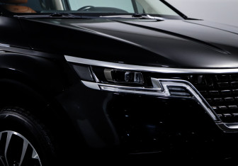 Подержанный автомобиль Kia Carnival 2021 года (16 фото)