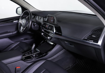 Подержанный автомобиль BMW X3 2019 года (10 фото)