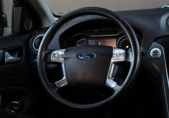 Подержанный автомобиль Ford Mondeo Wagon 2012 года (11 фото)