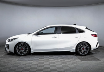 Подержанный автомобиль Kia K3 Hatchback 2021 года (8 фото)