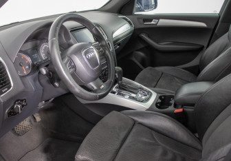 Подержанный автомобиль Audi Q5 2009 года (10 фото)