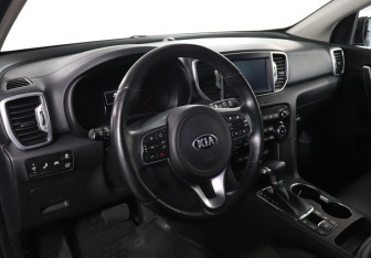 Подержанный автомобиль Kia Sportage 2017 года (13 фото)
