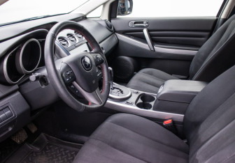 Подержанный автомобиль Mazda CX-7 2011 года (10 фото)