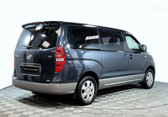 Подержанный автомобиль Hyundai Grand Starex 2018 года (5 фото)