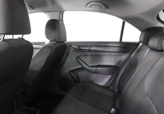 Подержанный автомобиль Skoda Rapid Liftback 2019 года (12 фото)