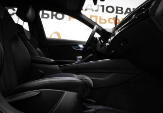 Подержанный автомобиль Audi A4 Sedan 2017 года (28 фото)