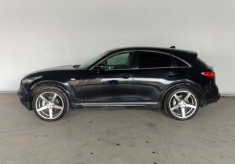 Подержанный автомобиль Infiniti FX 2011 года (4 фото)
