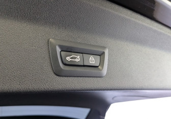 Подержанный автомобиль BMW X3 2020 года (10 фото)