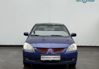 Подержанный автомобиль Mitsubishi Lancer Sedan 2003 года (2 фото)