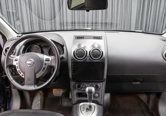 Подержанный автомобиль Nissan Qashqai 2012 года (14 фото)