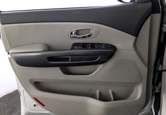 Подержанный автомобиль Kia Carnival 2019 года (19 фото)