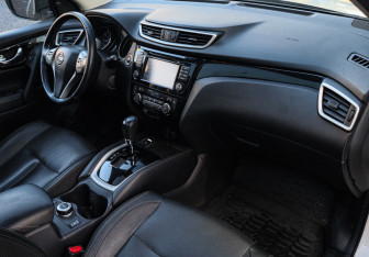 Подержанный автомобиль Nissan Qashqai 2017 года (7 фото)