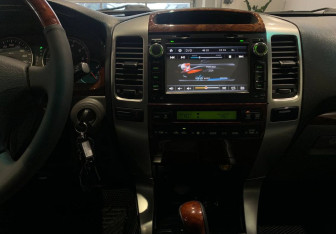 Подержанный автомобиль Toyota Land Cruiser Prado 2008 года (16 фото)