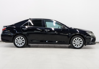 Подержанный автомобиль Toyota Camry Sedan 2017 года (4 фото)