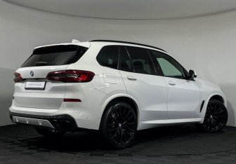 Подержанный автомобиль BMW X5 2019 года (2 фото)