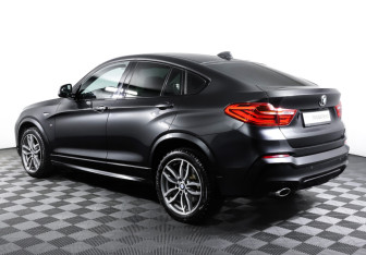 Подержанный автомобиль BMW X4 2018 года (7 фото)
