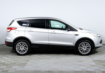 Подержанный автомобиль Ford Kuga 2015 года (4 фото)