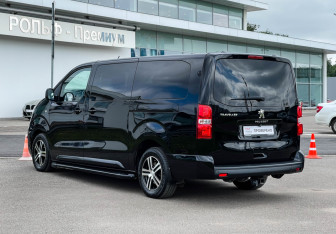 Подержанный автомобиль Peugeot Traveller 2021 года (7 фото)