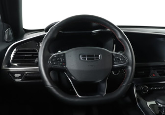 Подержанный автомобиль Geely Tugella 2023 года (18 фото)