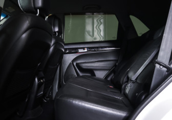 Подержанный автомобиль Kia Sorento 2014 года (11 фото)